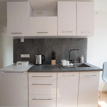 Schoene Ferienwohnung 54 M², Zentrumsnah, Kingbett Erfurt Exterior photo