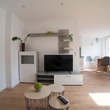Schoene Ferienwohnung 54 M², Zentrumsnah, Kingbett Erfurt Exterior photo