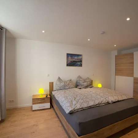Schoene Ferienwohnung 54 M², Zentrumsnah, Kingbett Erfurt Exterior photo