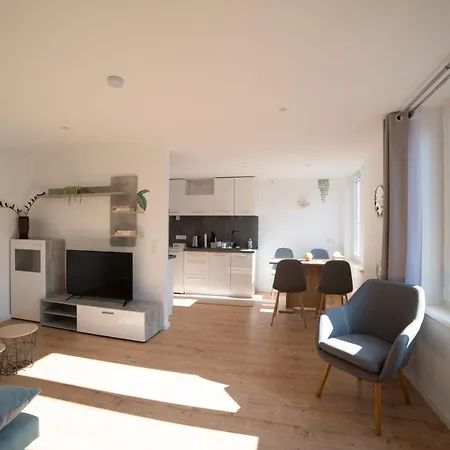 Schoene Ferienwohnung 54 M², Zentrumsnah, Kingbett Erfurt Exterior photo